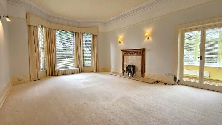 Majestic Property with Income Potential and Sea Views in Bournemouth Dorset Photo 4
