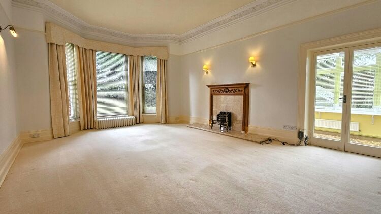 Majestic Property with Income Potential and Sea Views in Bournemouth Dorset Photo 4