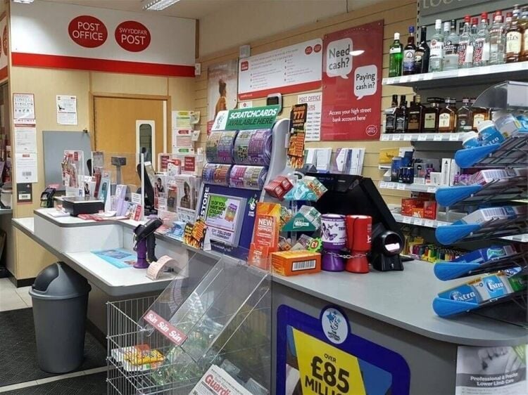 Freehold Village Post Office, Newsagent, and Licensed Convenience Store with Luxury Family Apartmen Photo 4