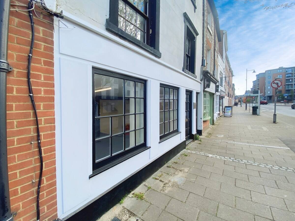 Prime E-Class Commercial Space Available for Rent in Central Reading, Berkshire Photo 4