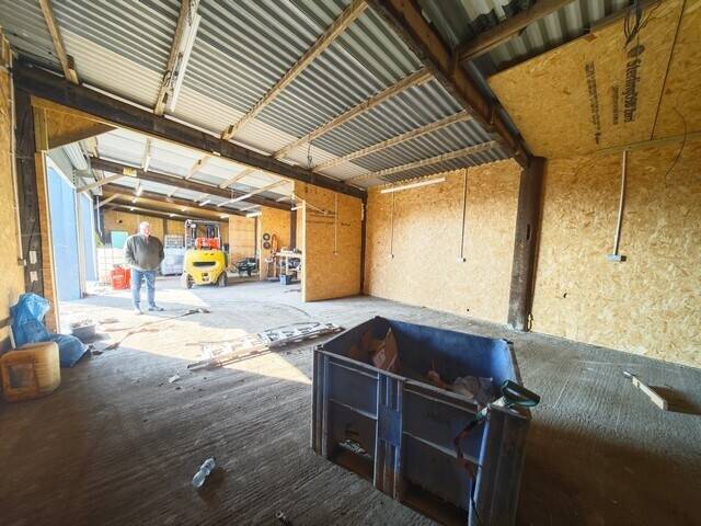 INDUSTRIAL UNITS / STORAGE / WAREHOUSE FROM 800 SQ FT to 1,575 SQ FT PRICE: FROM £1,000 PCM TO LET Photo 4
