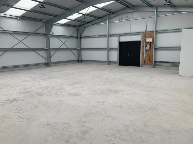 Brand new industrial unit of approximately 1,520 sq ft located on clothier road, brislington. the unit is arranged as an open plan workshop with toile Photo 4