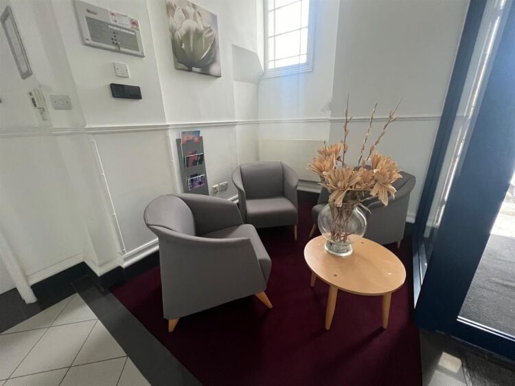 Grade II Listed Office Space with Modern Amenities in Bristol's Prime Location Photo 4