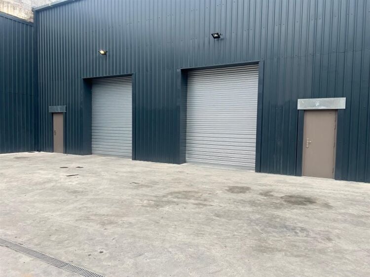 Prime Industrial and Retail Units Available for Rent in Central Bristol Photo 4
