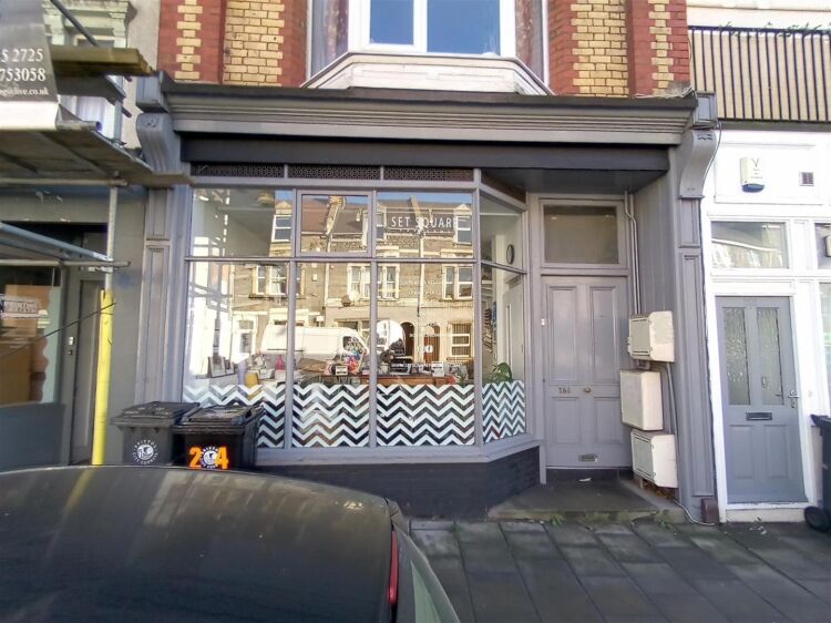 Freehold Retail Investment Opportunity in Bristol, Ideal for SIPP/SSAS Photo 4