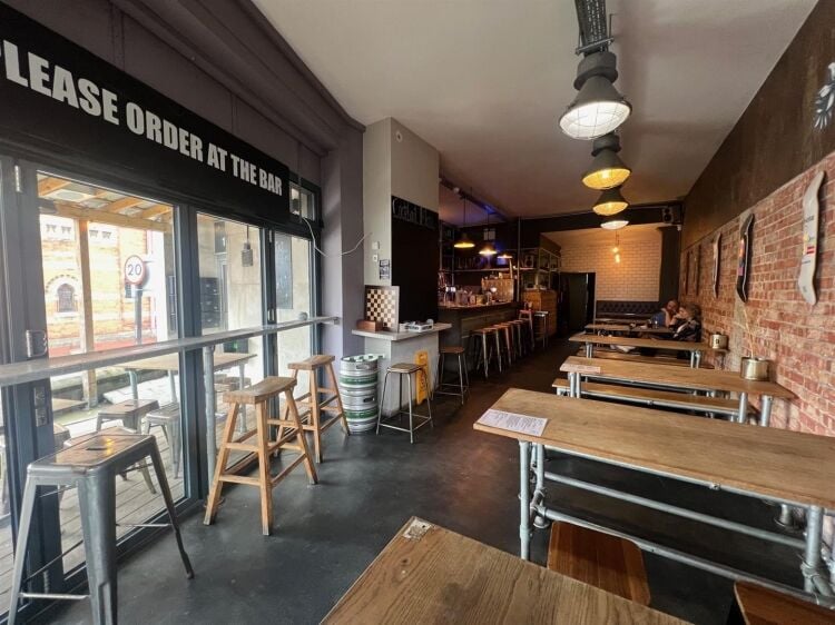 Fully Equipped Cafe/Bar with Terrace on Prominent Wells Road, Bristol Photo 4
