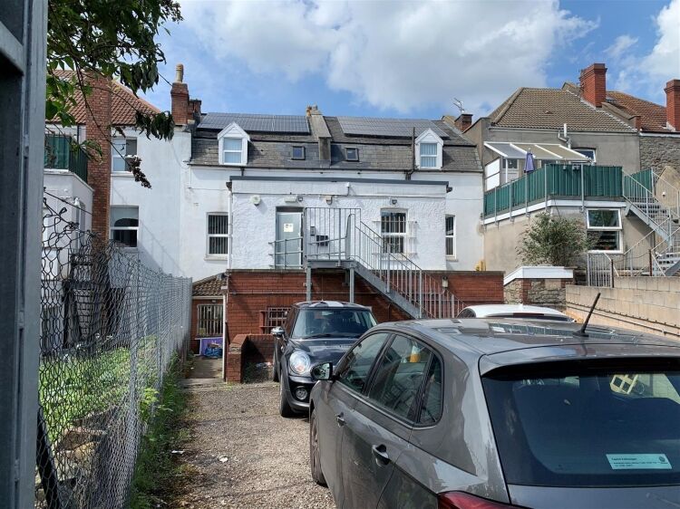 ***short term lease available*** Photo 4