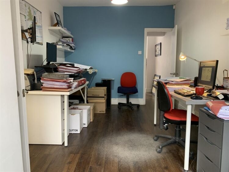 Prime Mixed Use Property in Desirable Bristol Location, Ideal for Investors or Developers Photo 4