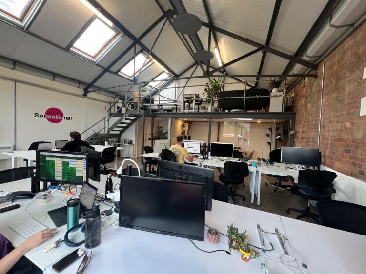 Upgrade Your Business with a Spacious, Well-Presented Unit in Bristol's Vibrant Paintworks Photo 4