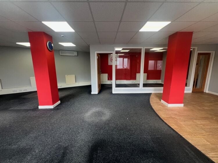 Spacious Two-Storey Bristol Office with Ground Floor Workshop Available for Rent Photo 4