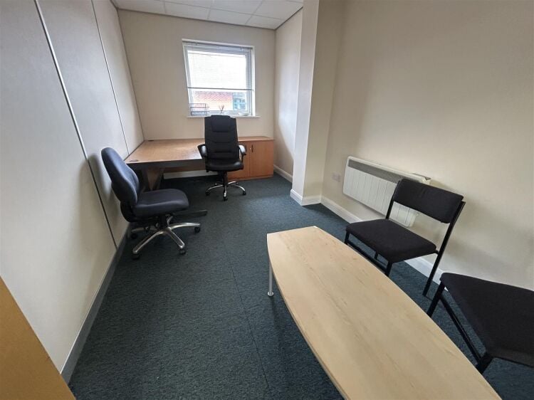 Modern First Floor Offices with Parking in Portishead Available for Rent Photo 4