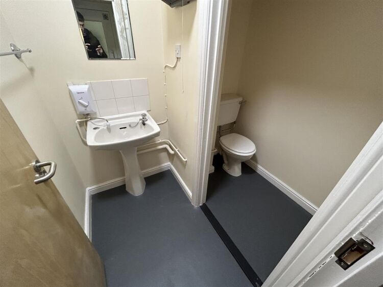 Secure, Centrally Located Office Space for Rent with Parking in Bristol Photo 4