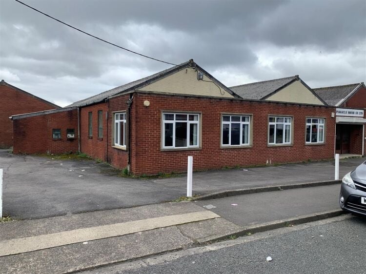 Large Detached Warehouse/Industrial Unit for Lease in Eastville Photo 4