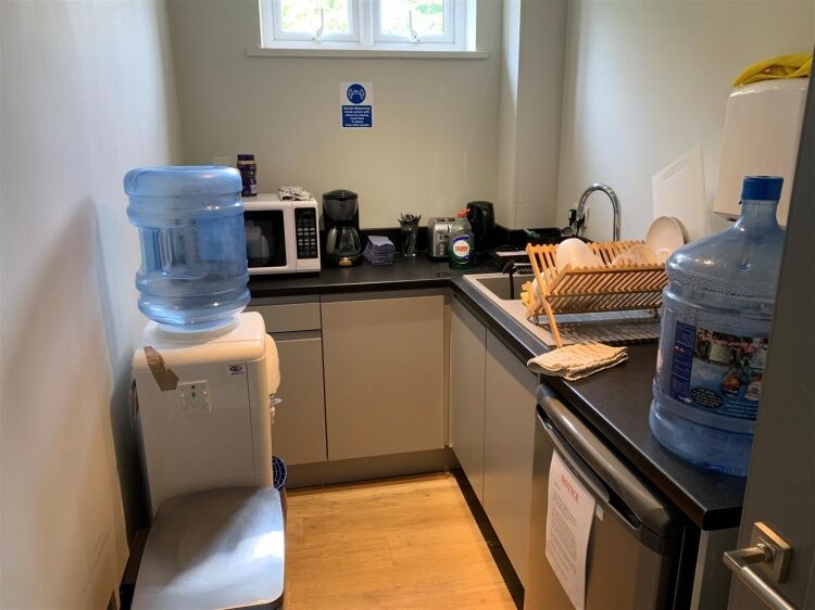 Rent Modern, Well-Presented Office Spaces in Desirable Clifton Village, Bristol Photo 4