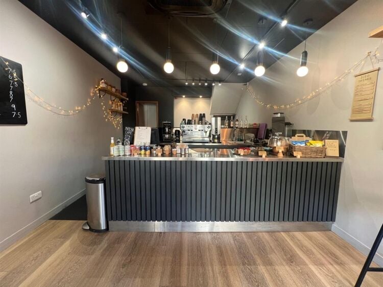 Two-Storey Café for Rent in Prime Bristol Location, Fully Fitted and Recently Refurbished Photo 4