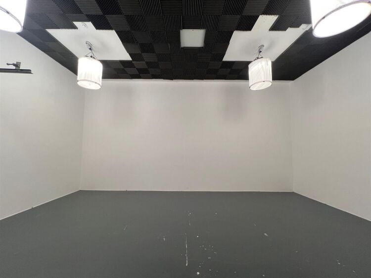 Professional Film and Photography Studio with Office Facilities for Rent in Bristol Photo 4