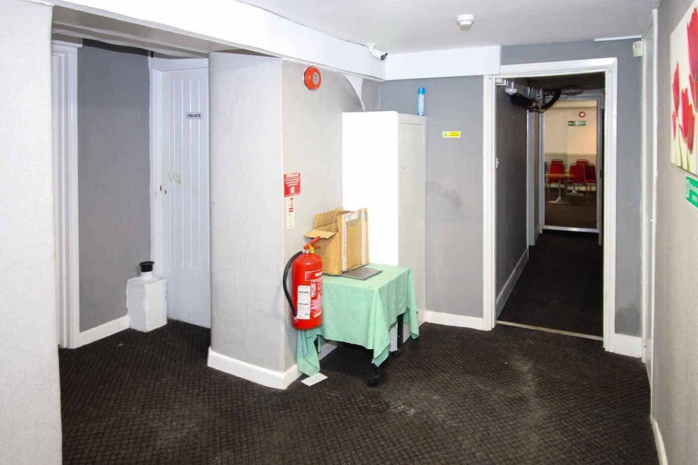 Prime Three-Storey Commercial Property Available in the Heart of Torquay Devon Photo 4