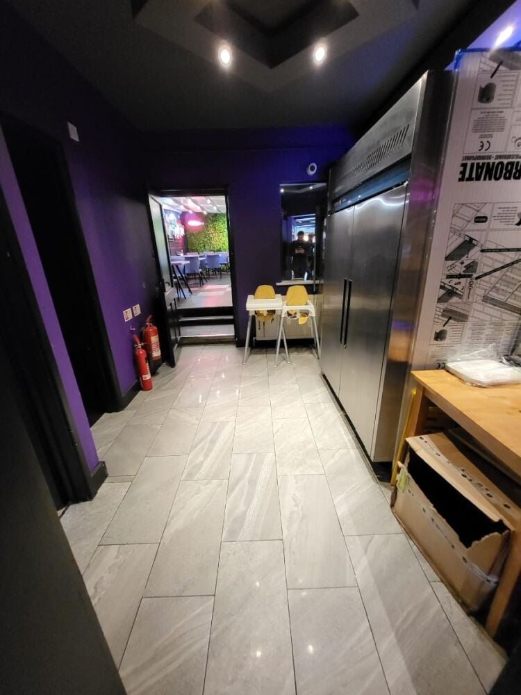 Cafe and restaurant business for sale in Leytonstone London with spacious seating and growth potenti Photo 4