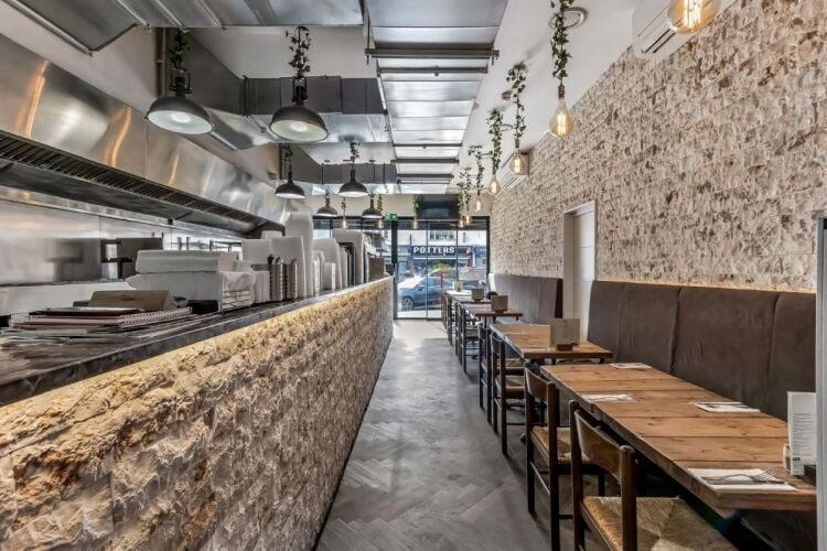 Greek restaurant for sale in Potters Bar North London near transport and schools Photo 4