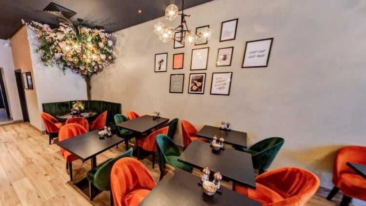 CAFE & BISTRO BUSINESS FOR SALE IN NORTH LONDON WITH CS0686 Photo 4