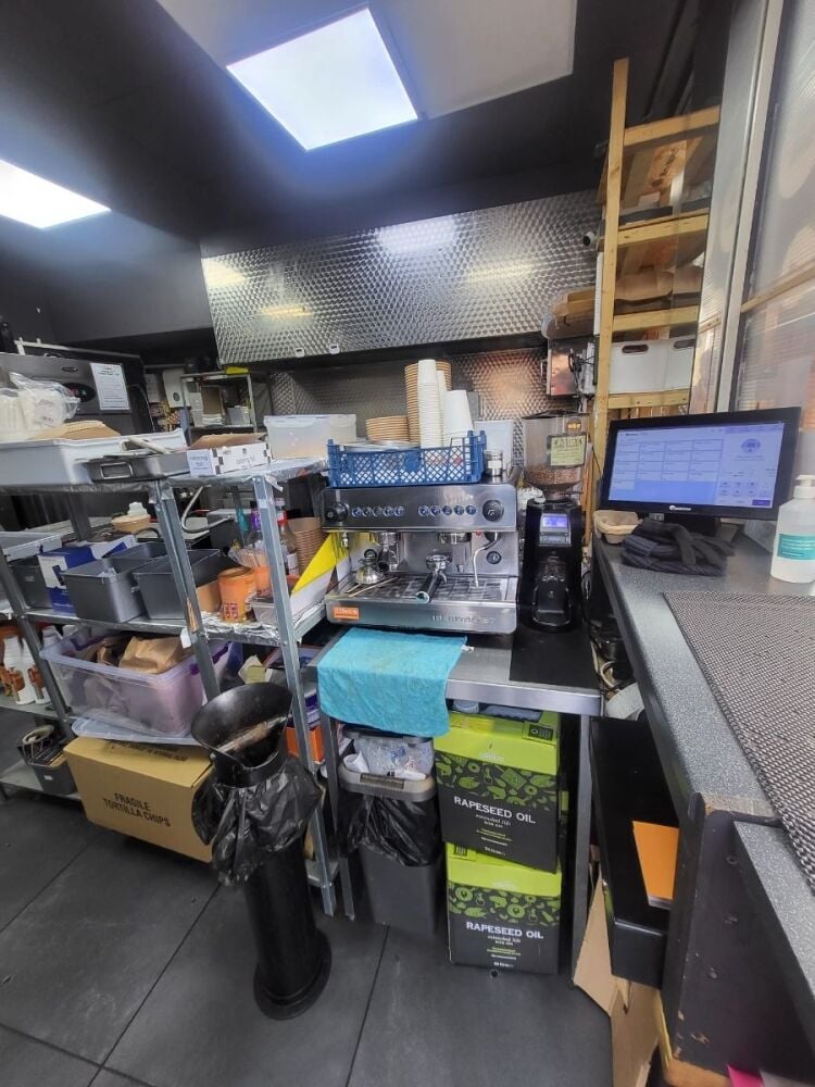 Hybrid Takeaway Business For Sale in East London with Strong Foot Traffic Photo 4