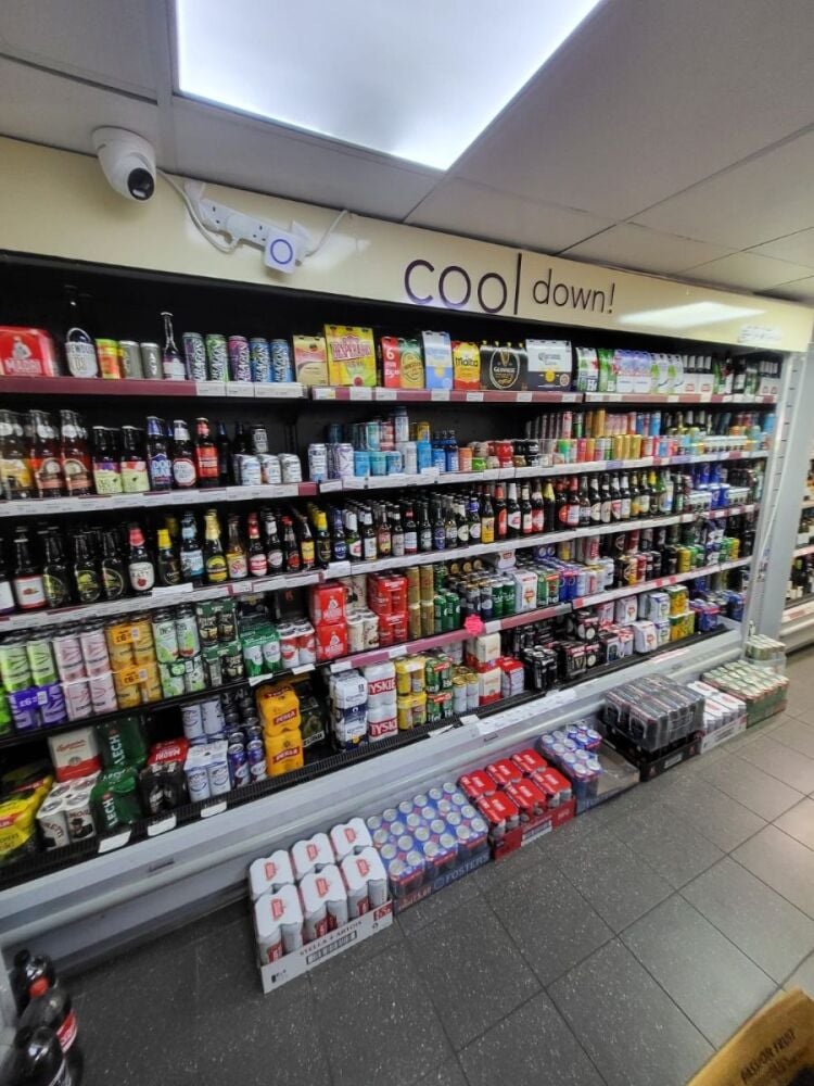 Grocery and convenience store for sale in London near Wood Green Photo 4