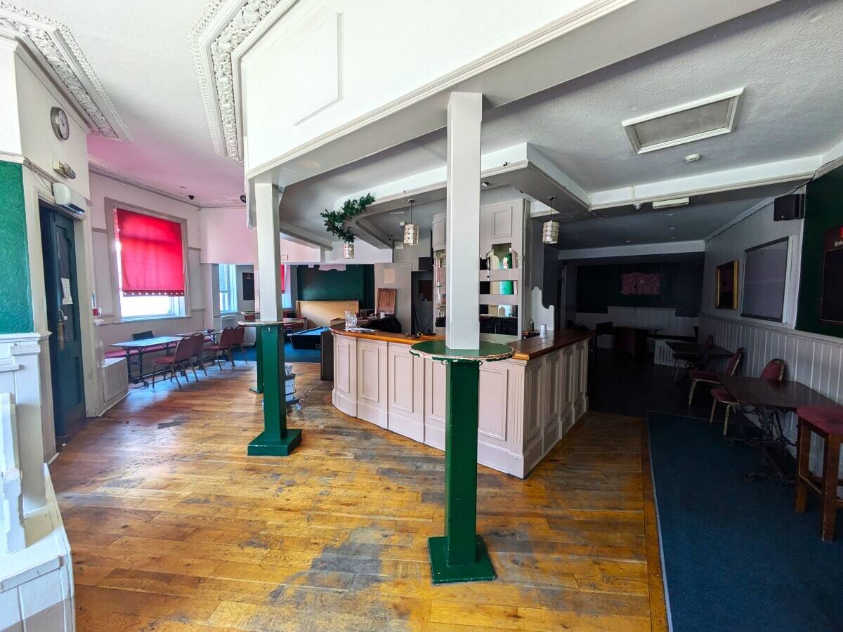 Freehold Sale of Kings Castle Hotel in Cardiff Town on Cowbridge Road East Photo 5