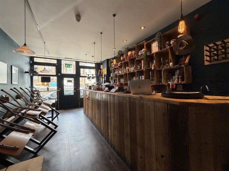 Stylish restaurant with basement in vibrant Colston Street, Bristol, offering 1,392 sq ft of space Photo 4