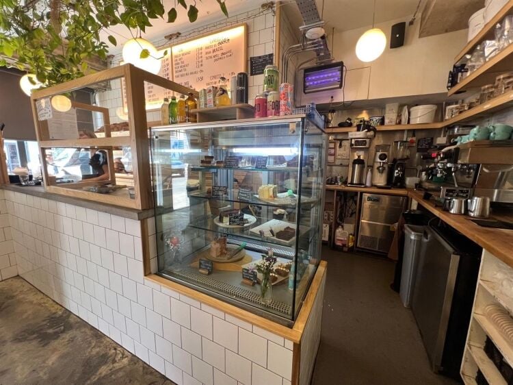 Modern bakery for sale in Bristol with long-term lease in high foot traffic area Photo 4
