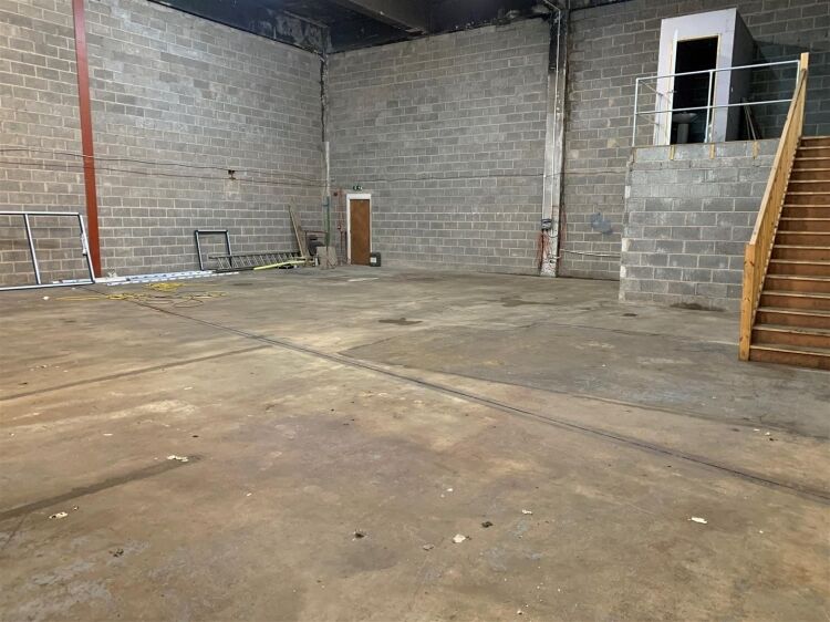 Industrial unit for sale in Bristol's Printworks Development with parking and 3-Phase electricity Photo 4