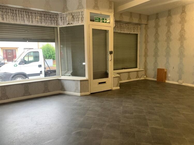 Ground Floor Retail Unit for Sale in Mangotsfield, Bristol, 464 sq ft of Open Plan Space Photo 4