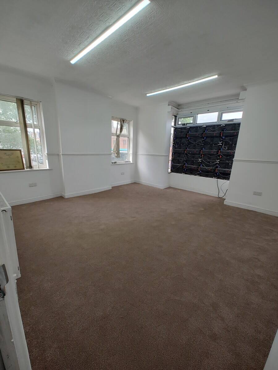 Commercial Office for Sale on Stratford Road Sparkhill Birmingham with Parking Available Photo 4