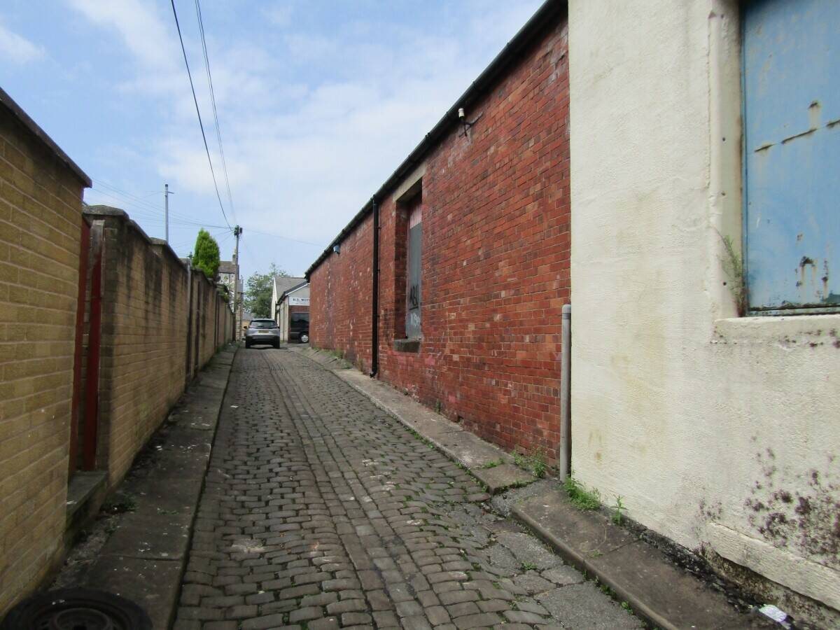 Motor Vehicle Repair Garage with Spray Booth Available in Accrington, Lancashire Photo 4