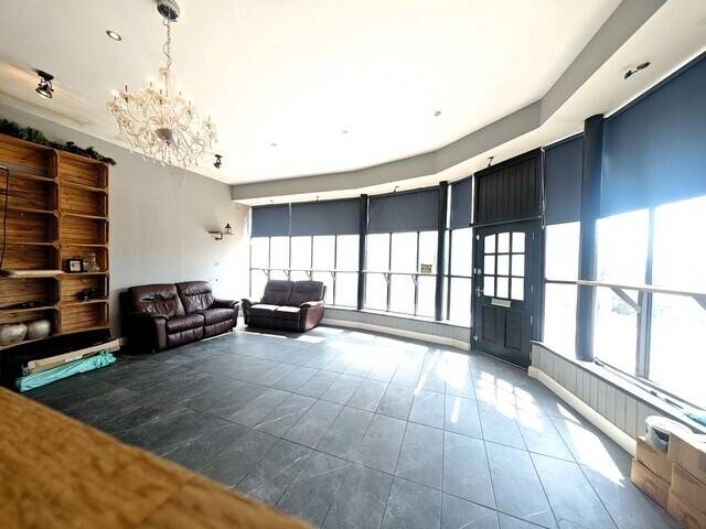 E-CLASS FORMER DELI SHOP TO LET £5,000 PREMIUM and £12,000 PER ANNUM RENT - LEIGH ON SEA V0107E Photo 4