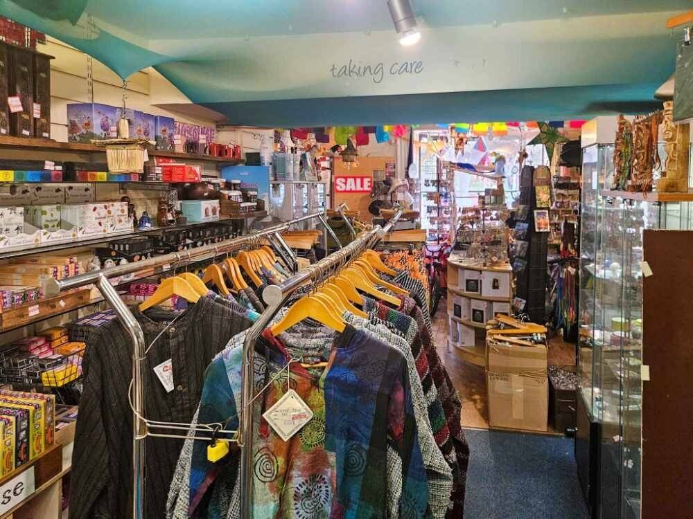 A vacant retail unit in a prime location to Let Photo 4
