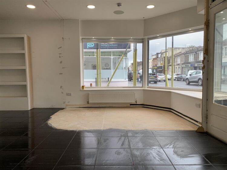 Ground Floor Retail Unit for Sale on Gloucester Road in Bristol Photo 4