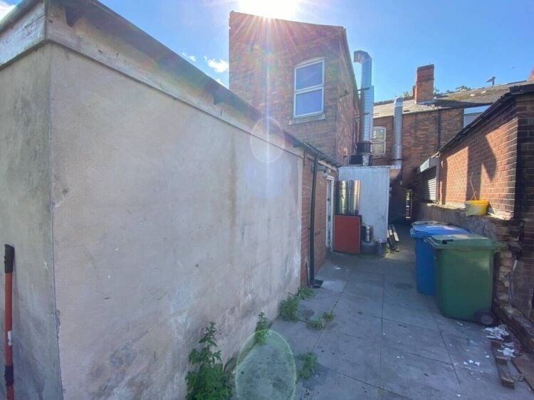 Prime Commercial Property with 5-Bedroom Flat for Sale on Coventry Road, Birmingham Photo 4