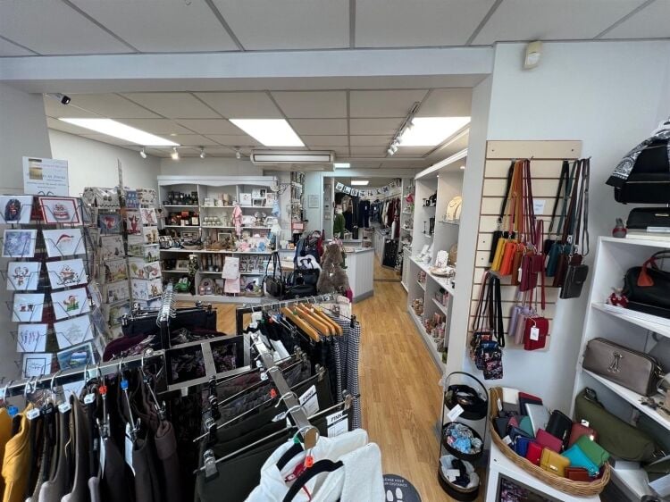 Terraced shop for sale in Clevedon town centre with tenant until May 2026 Photo 4
