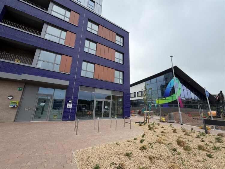 A newly constructed 6 storey development comprising 5 ground floor commercial/shop units. the building provides 53 new high quality apartments on the Photo 4