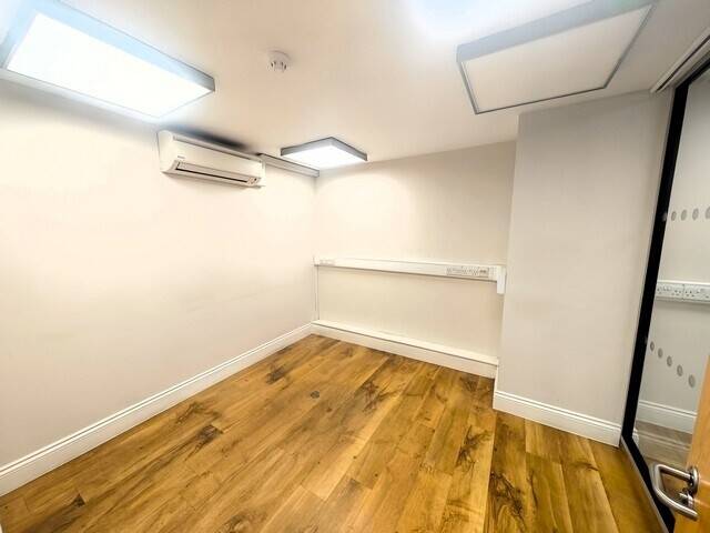 E-CLASS SHOP TO LET approx. 1,550 SQ. FT. PRICE: £18,500 PER ANNUM – LEASEHOLD LOCATION – COLCHESTER Photo 4