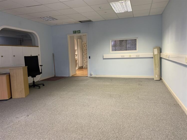 This double fronted retail unit extends to approximately 1,691 sq ft (157 sq m) and offers excellent street presence. the accommodation comprises two Photo 4
