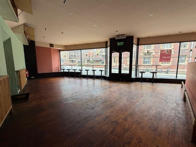 Commercial premises approximately 903 sq ft on Colston Street in Bristol with open-plan layout Photo 4