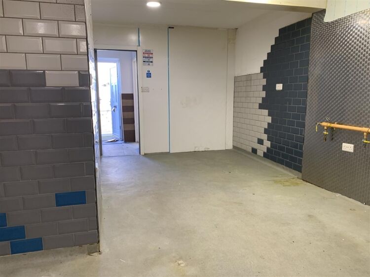 Ground floor takeaway unit for sale on Soundwell Road, Kingswood, Bristol Photo 4