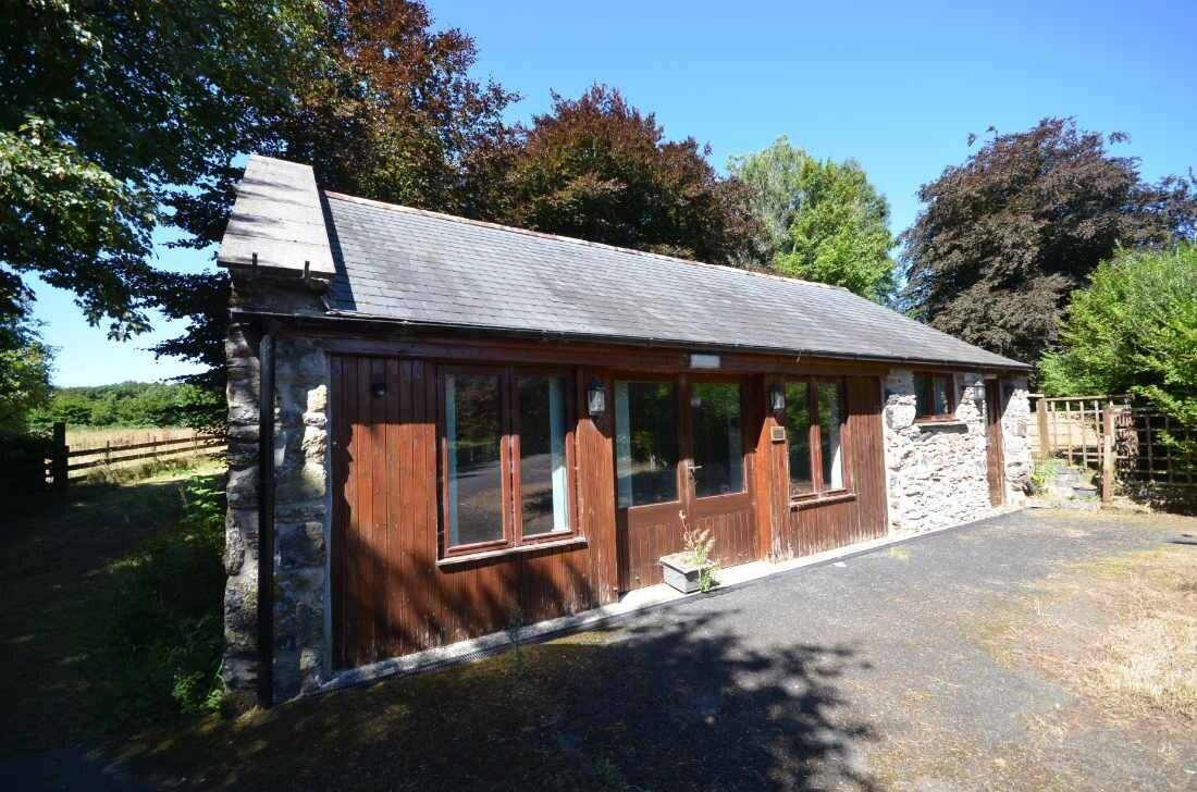 Smallholding with 8 Bedrooms and Development Potential in Tavistock Devon Photo 4