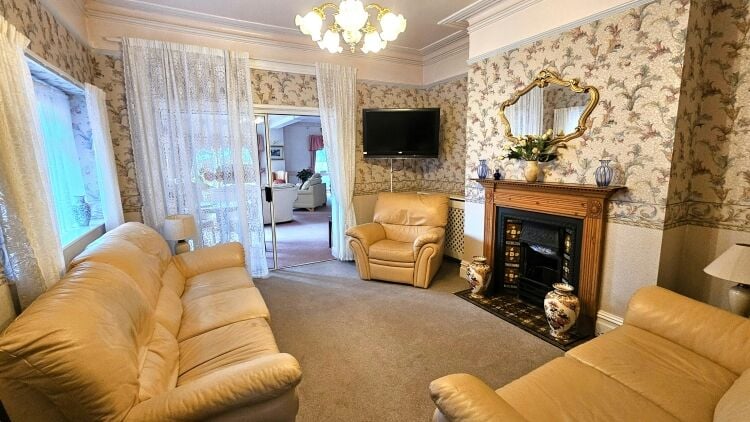 27 Room HMO for Sale in Southampton, Hampshire with Occupancy and Growth Potential Photo 4