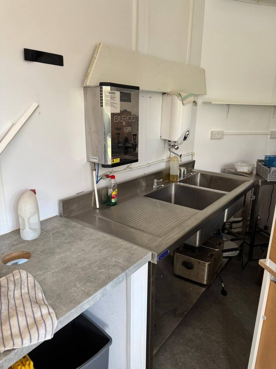 Sandwich/Deli Bar To Let Photo 4