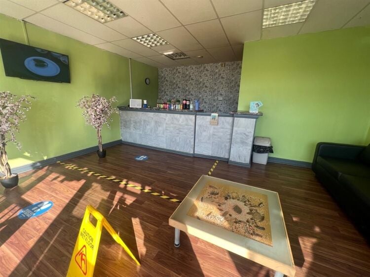 Fully fitted takeaway in Brentry Bristol with commercial extraction and gas hob available for sale Photo 4