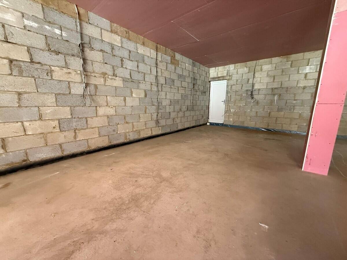 TO LET – Two Class E Retail / Commercial Units (Shell & Core) in TW14 Photo 4