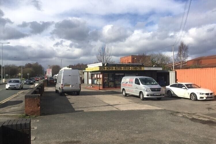 Prime Freehold Land in Flint Offering 1/3 Acre, Two Commercial Buildings, and Planning Permission Photo 4