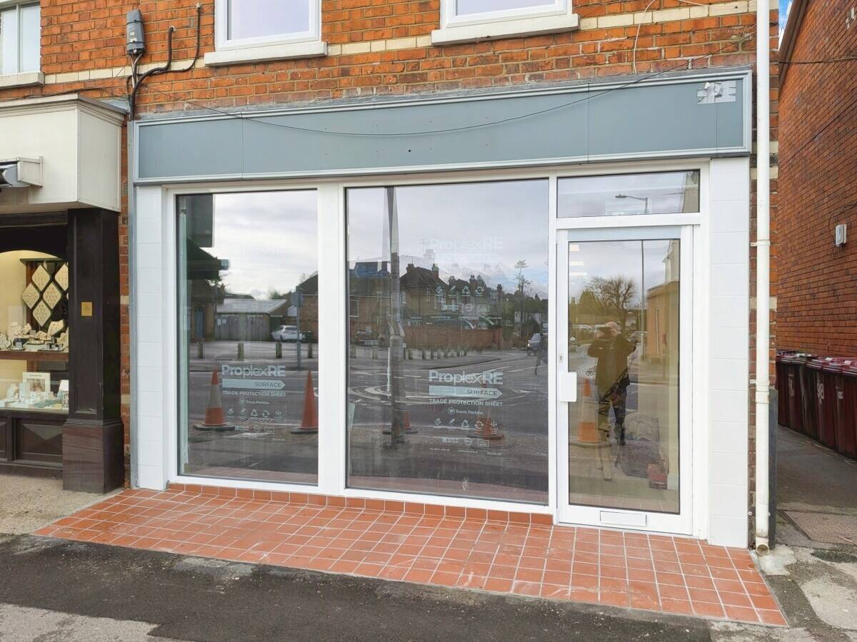 Refurbished E-Class Unit For Sale in Tilehurst, Reading, Berkshire on Busy Parade Photo 4